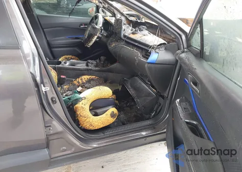 2021 Toyota C-Hr Xle z USA, uszkodzony, nr VIN JTNKHMBX8M1114925